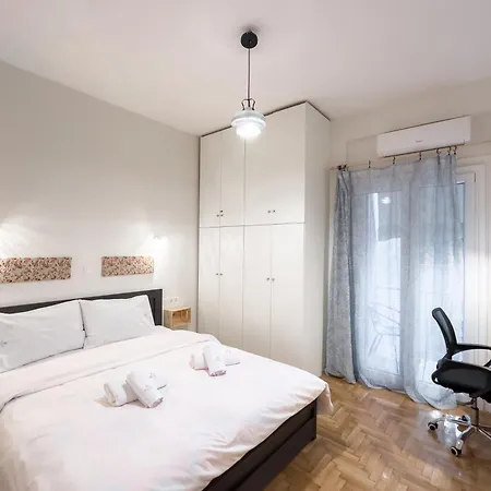 Dream Apt In Ampelokipoi-3
